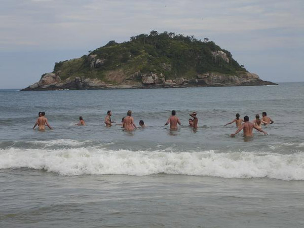 Conhe A Algumas Praias De Nudismo No Brasil E No Mundo