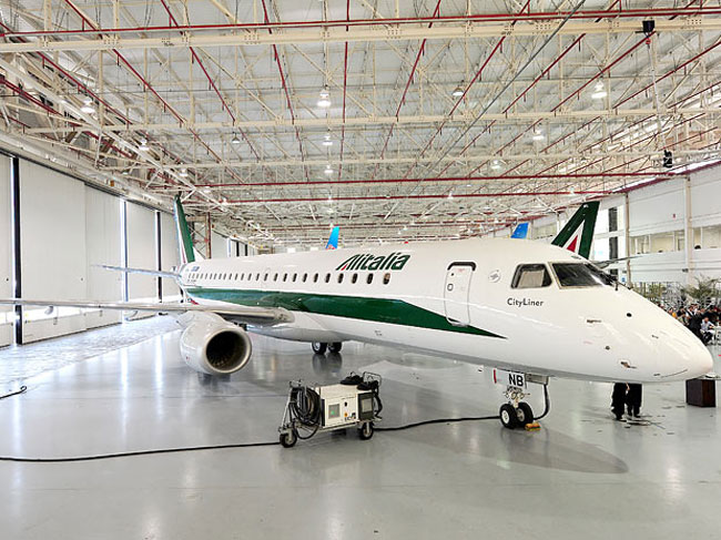 A Embraer Faz Entrega De Jato De Us Mi Para Alitalia